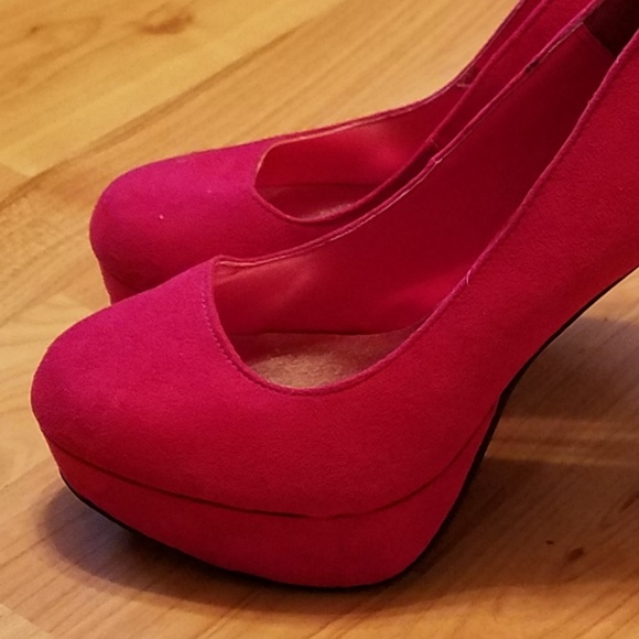 CHARLOTTE RUSSE | red platform stiletto💄 heels - Picture 7 of 7